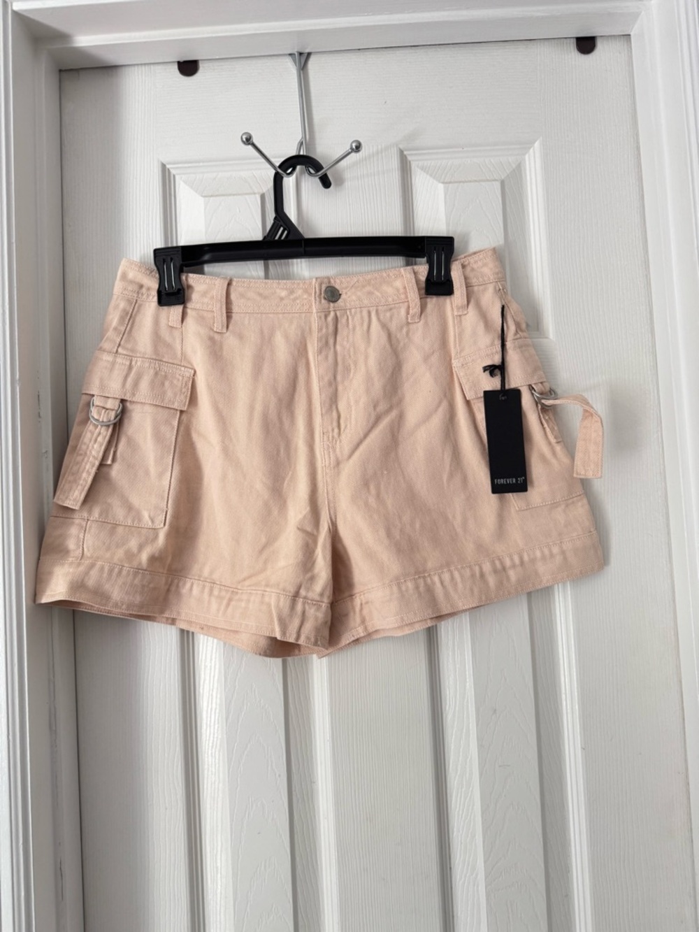 Forever 21 Women's Light Peach Cargo Shorts